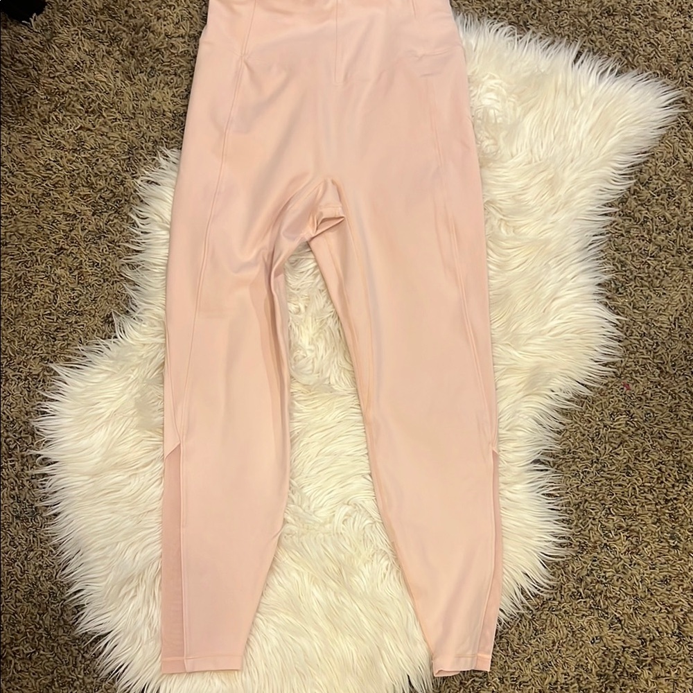 Le Ore Blush High-Waisted Leggings
